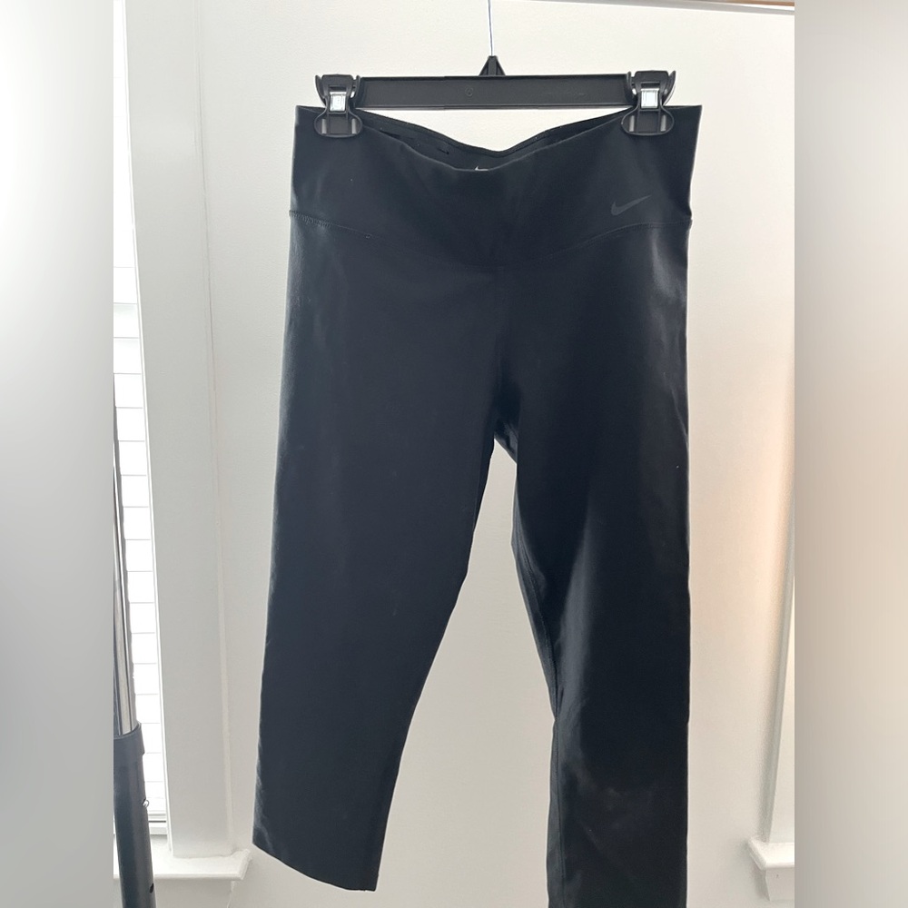 Nike dri-fit cropped black workout tight. Size medium